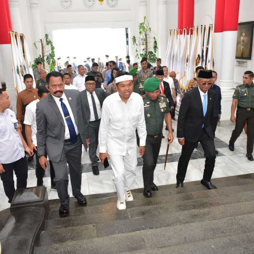 IMGDonec metus orci, malesuada et lectus vitae